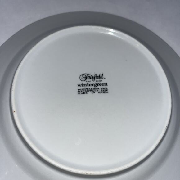 Fairfield Fine China Wintergreen 8" Salad Plate Holly Berries & Pine Cones Set 2 - Picture 4 of 4